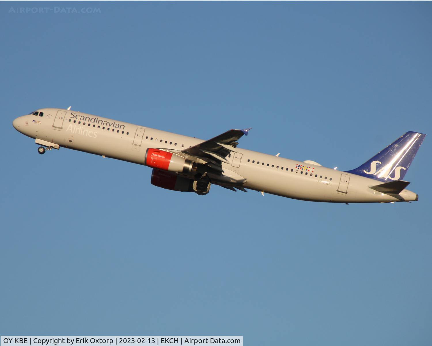 OY-KBE, 2002 Airbus A321-232 C/N 1798, OY-KBE tking off rw 22R