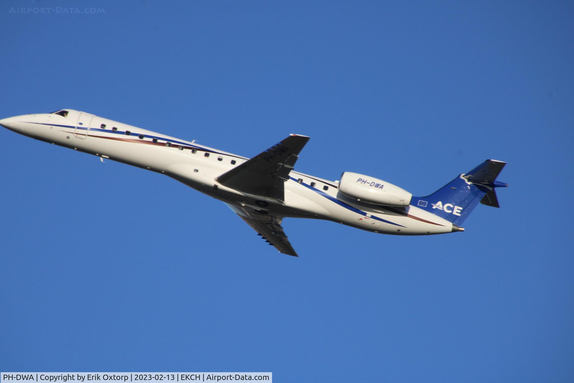 PH-DWA, 2007 Embraer ERJ-145LR (EMB-145LR) C/N 14501000, PH-DWA taking off rw 22R