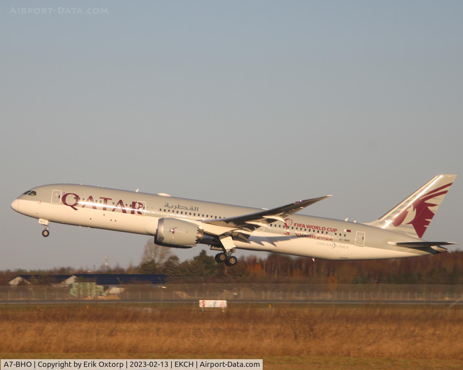 A7-BHO, 2021 Boeing 787-9 Dreamliner C/N 64223, A7-BHO taking off rw 22R