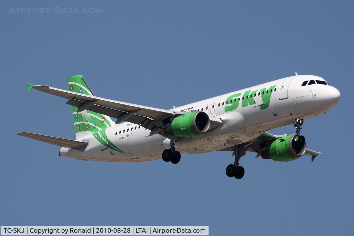 TC-SKJ, 1990 Airbus A320-211 C/N 138, at ayt