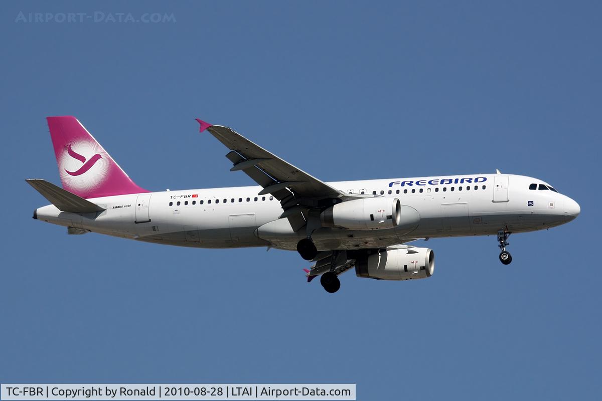 TC-FBR, 2005 Airbus A320-232 C/N 2524, at ayt