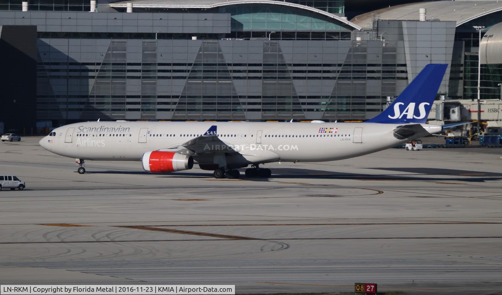 LN-RKM, 2002 Airbus A330-343X C/N 496, SAS A333 zx