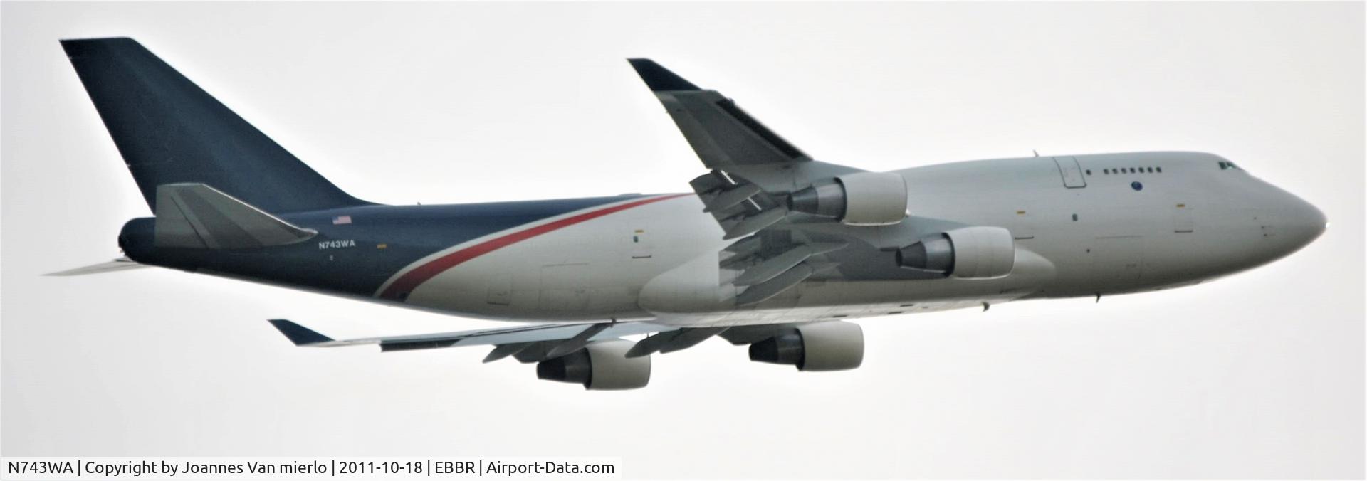 N743WA, 1996 Boeing 747-412 C/N 26562, T/O BRU 25R Slide scan