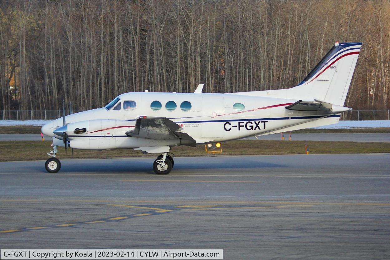 C-FGXT, 1990 Beech C90A King Air C/N LJ-1230, Arrival from Port Hardy.