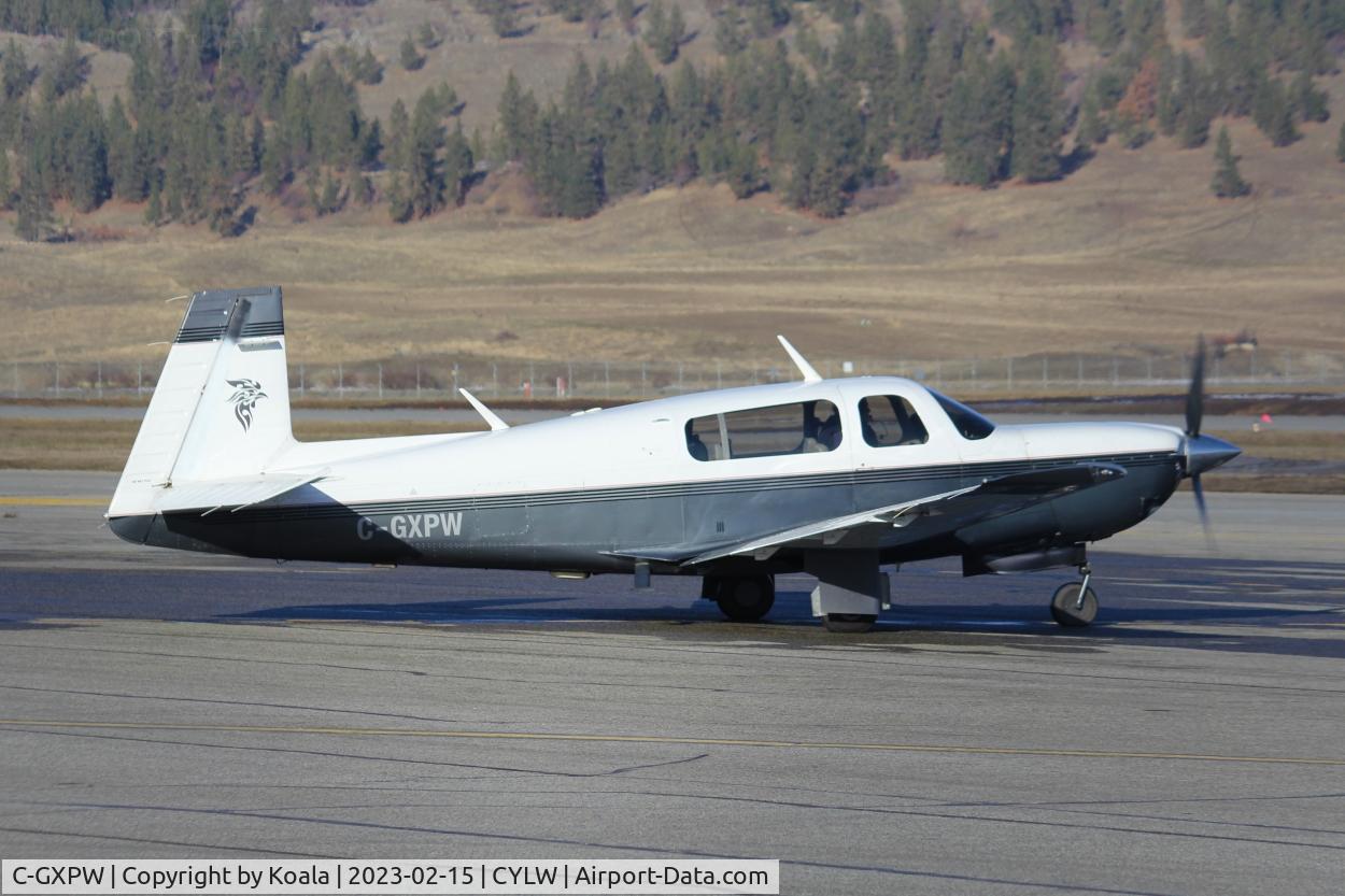 C-GXPW, 1992 Mooney M20M Bravo C/N 27-0130, Departure to Vernon (YVE).