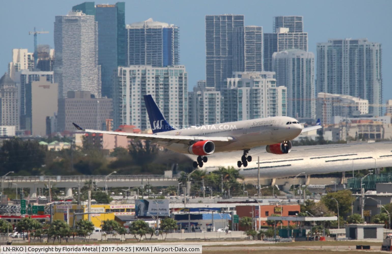 LN-RKO, 2003 Airbus A330-343X C/N 515, SAS A333 zx