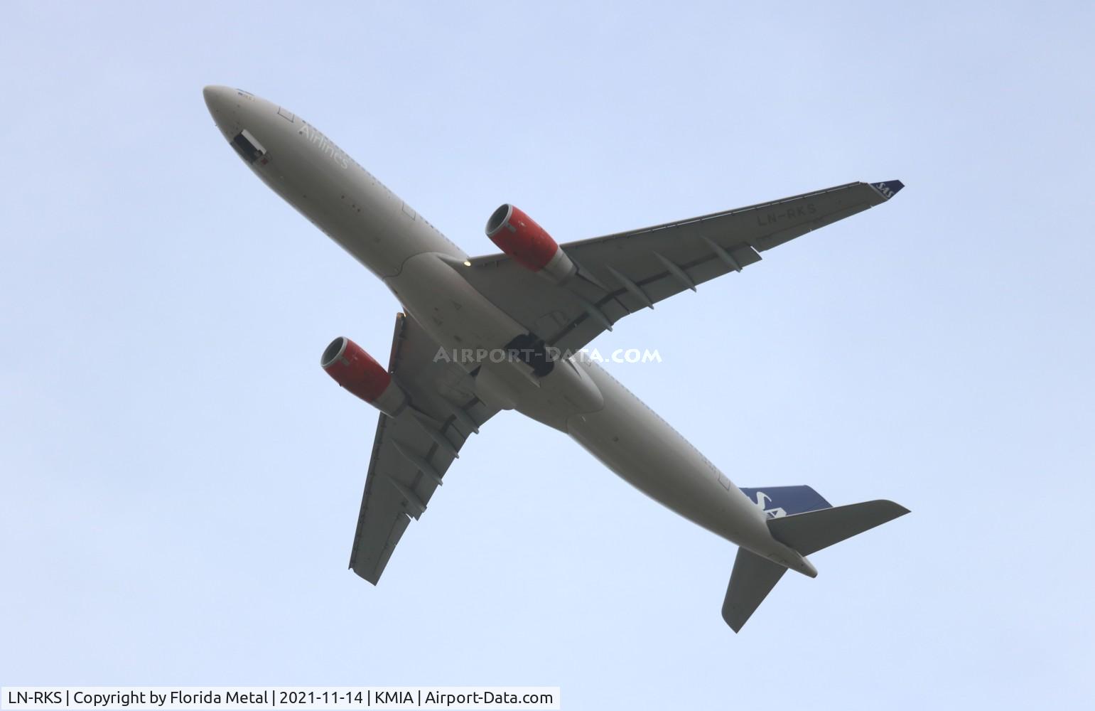 LN-RKS, 2015 Airbus A330-343E C/N 1665, SAS A333 zx