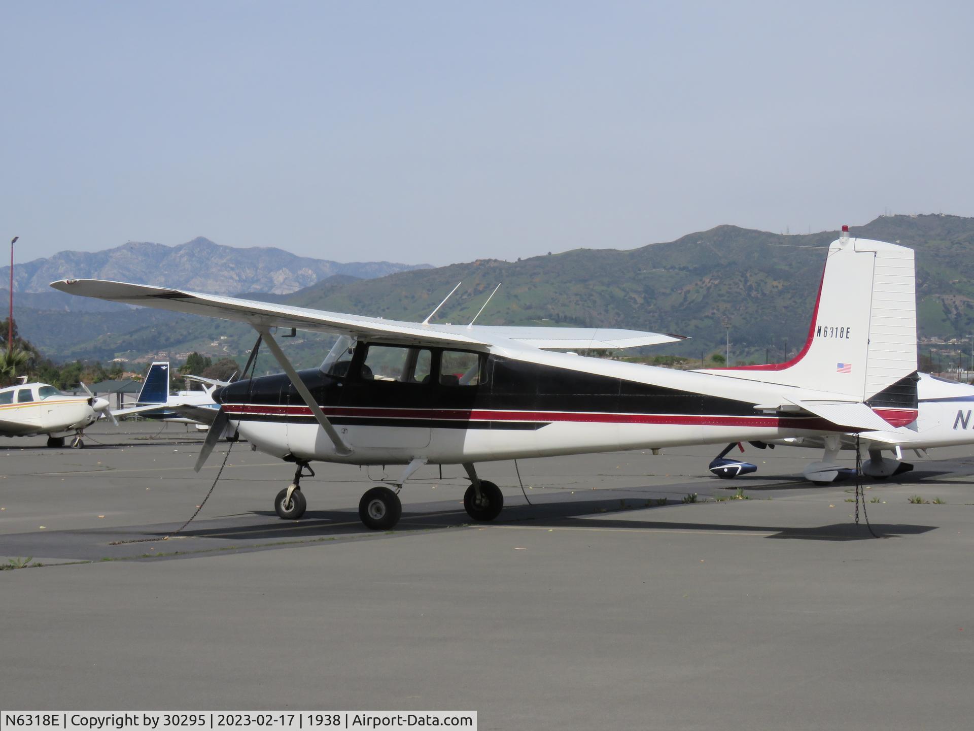 N6318E, 1959 Cessna 172 Skyhawk C/N 46418, Parked