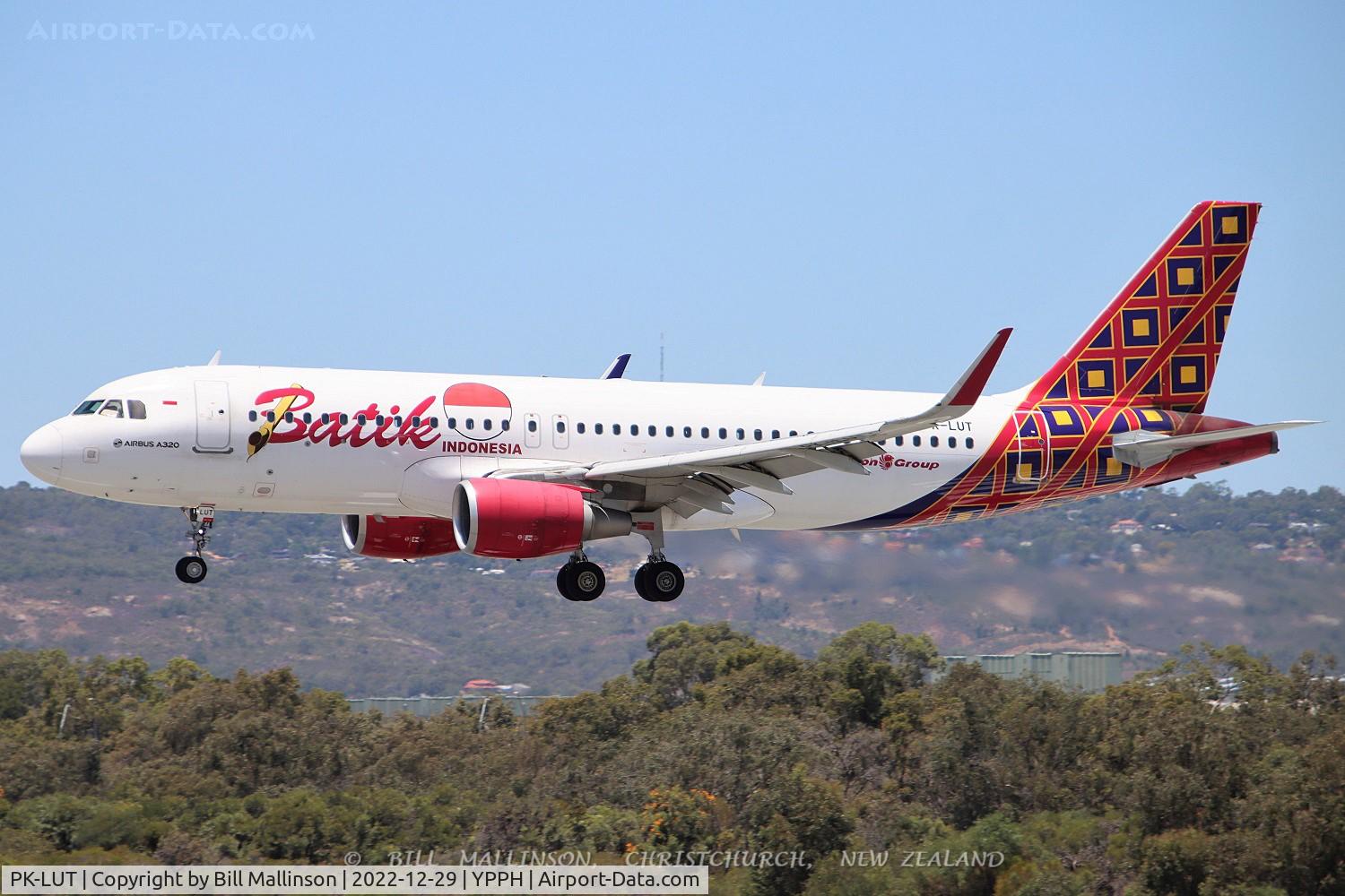 PK-LUT, 2017 Airbus A320-214 C/N 7644, finals to 03