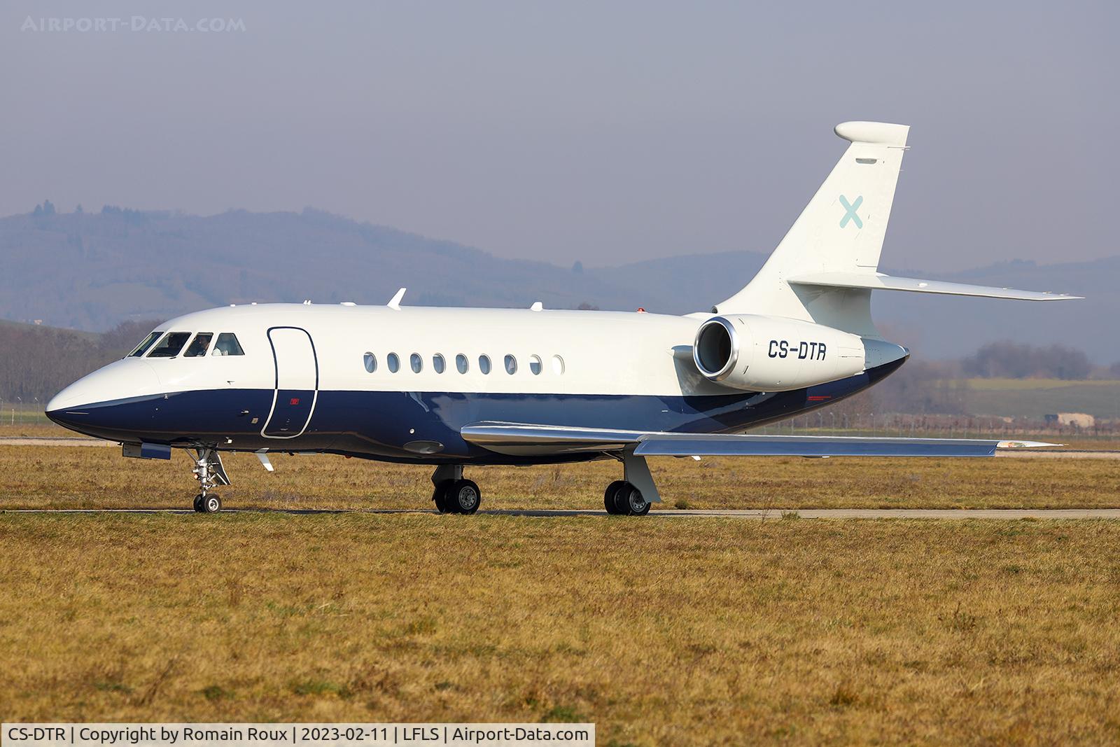 CS-DTR, 2000 Dassault Falcon 2000 C/N 119, Taxiing
