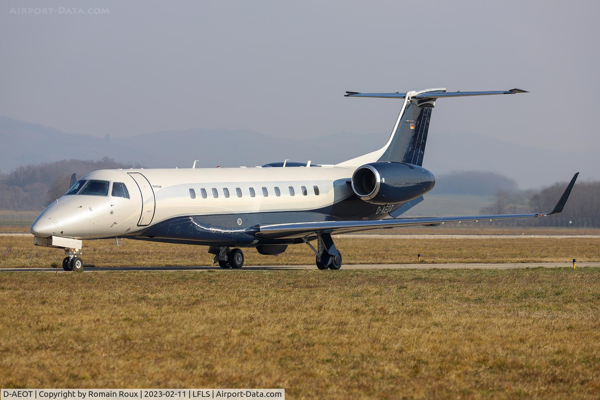 D-AEOT, 2009 Embraer EMB-135BJ Legacy 600 C/N 14501089, Taxiing