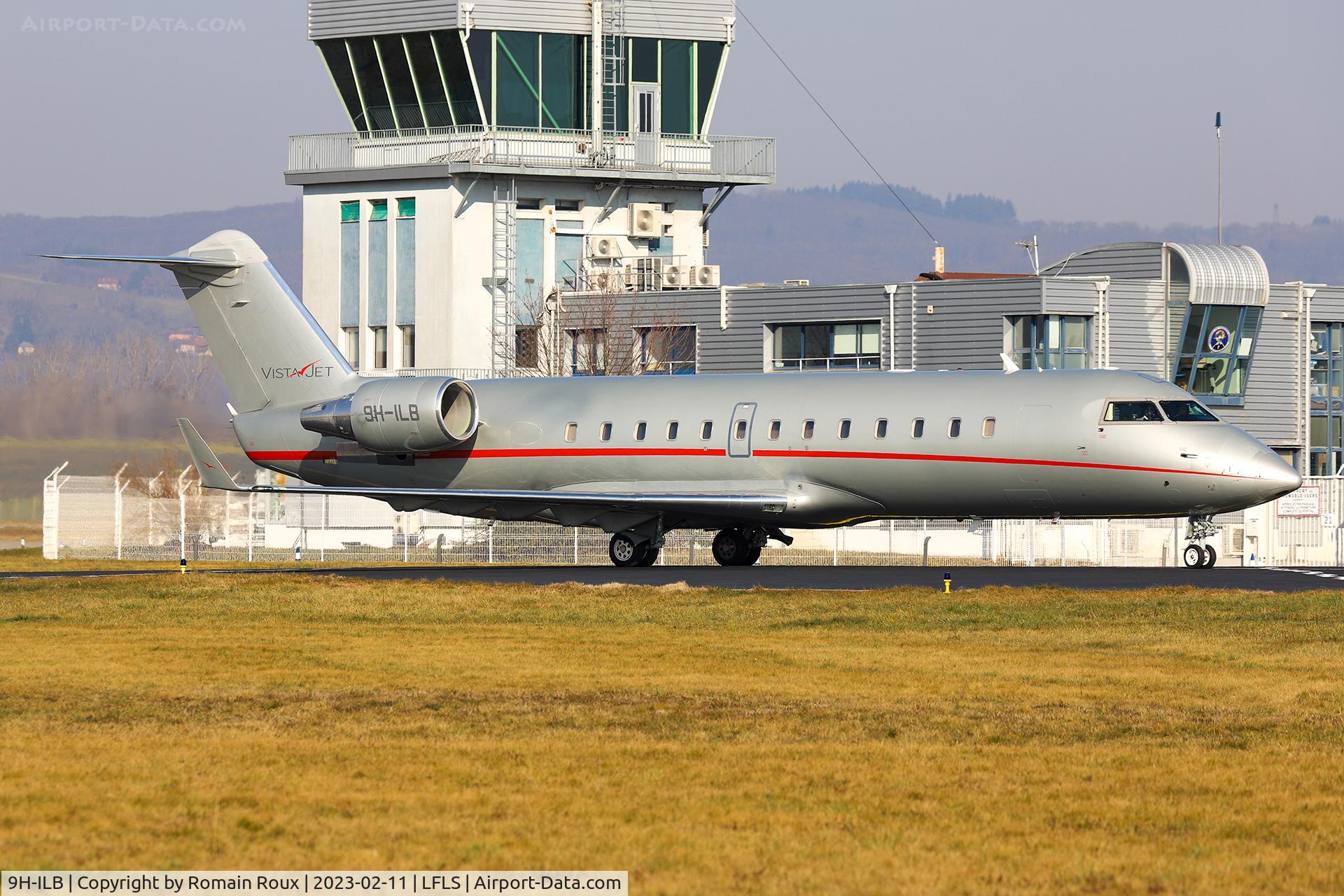 9H-ILB, 2010 Bombardier Challenger 850 (CL-600-2B19) C/N 8107, Taxiing