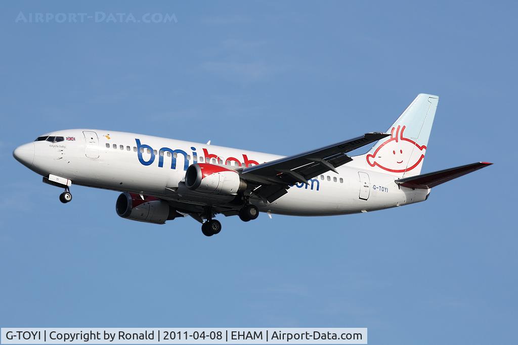 G-TOYI, 1998 Boeing 737-3Q8 C/N 28054, at spl
