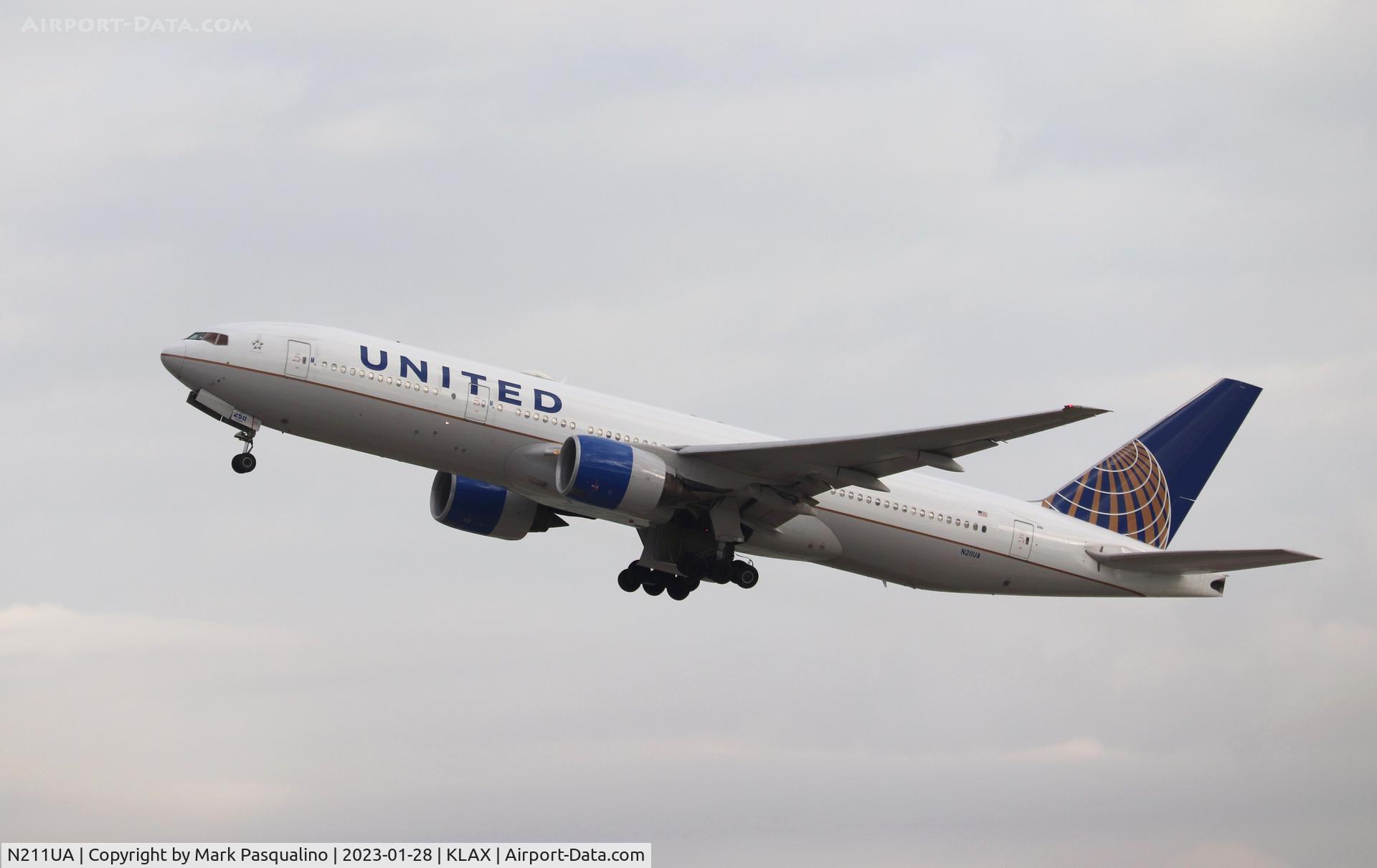 N211UA, 2000 Boeing 777-222 C/N 30217, Boeing 777-222