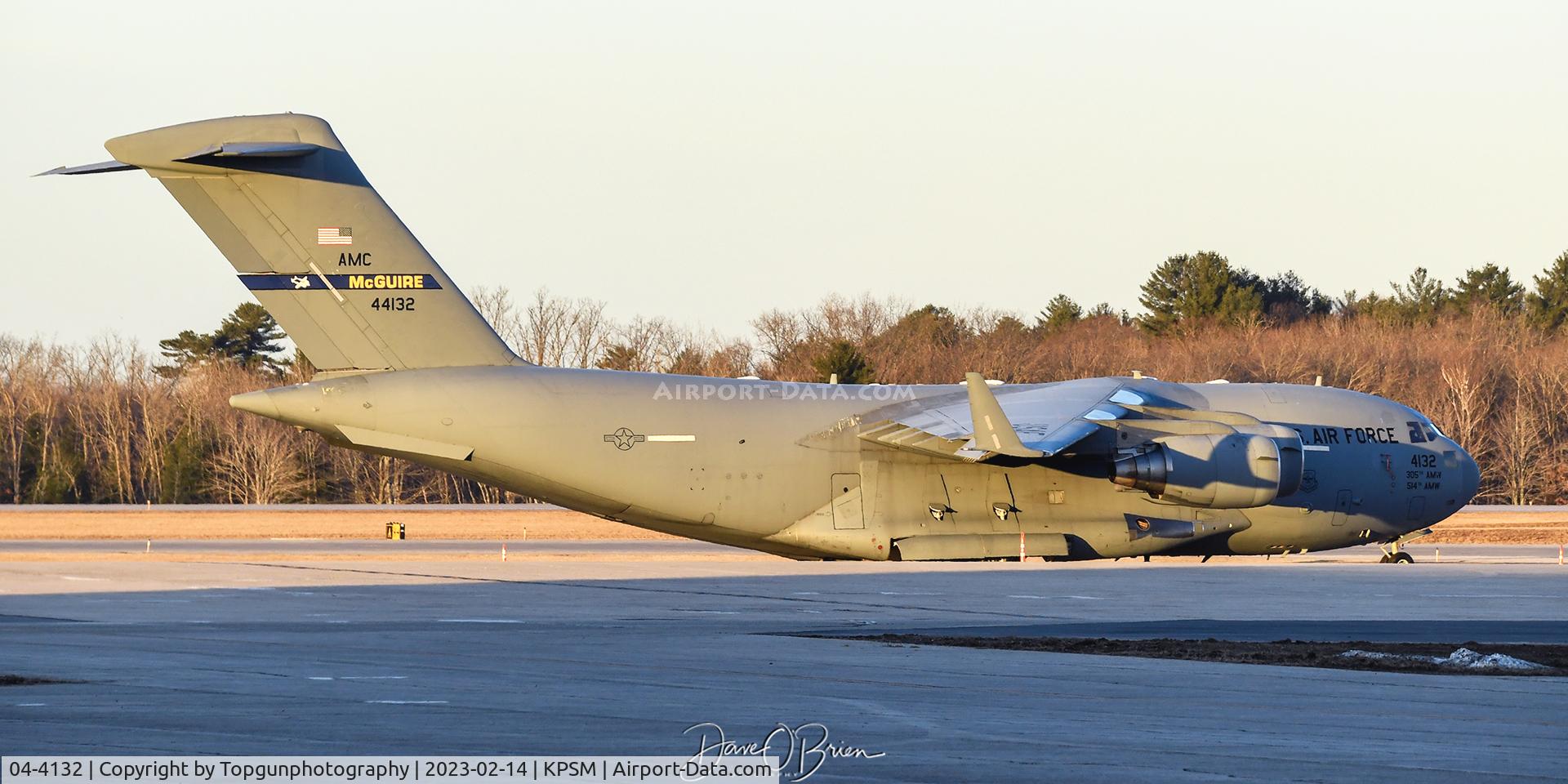 04-4132, 2004 Boeing C-17A Globemaster III C/N P-132, REACH899 on the deck before heading overseas.