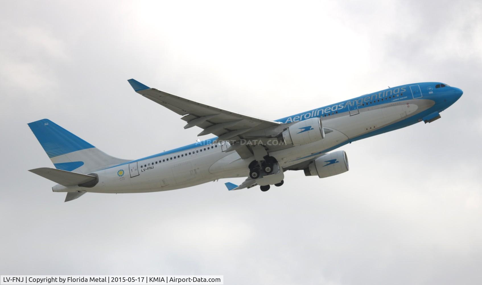 LV-FNJ, 1999 Airbus A330-223 C/N 300, ARG A332 zx