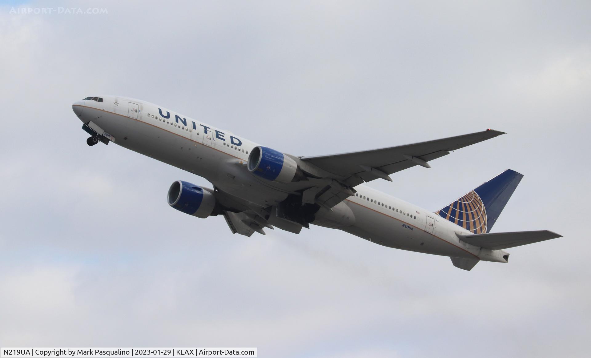 N219UA, 2001 Boeing 777-222 C/N 30551, Boeing 777-222