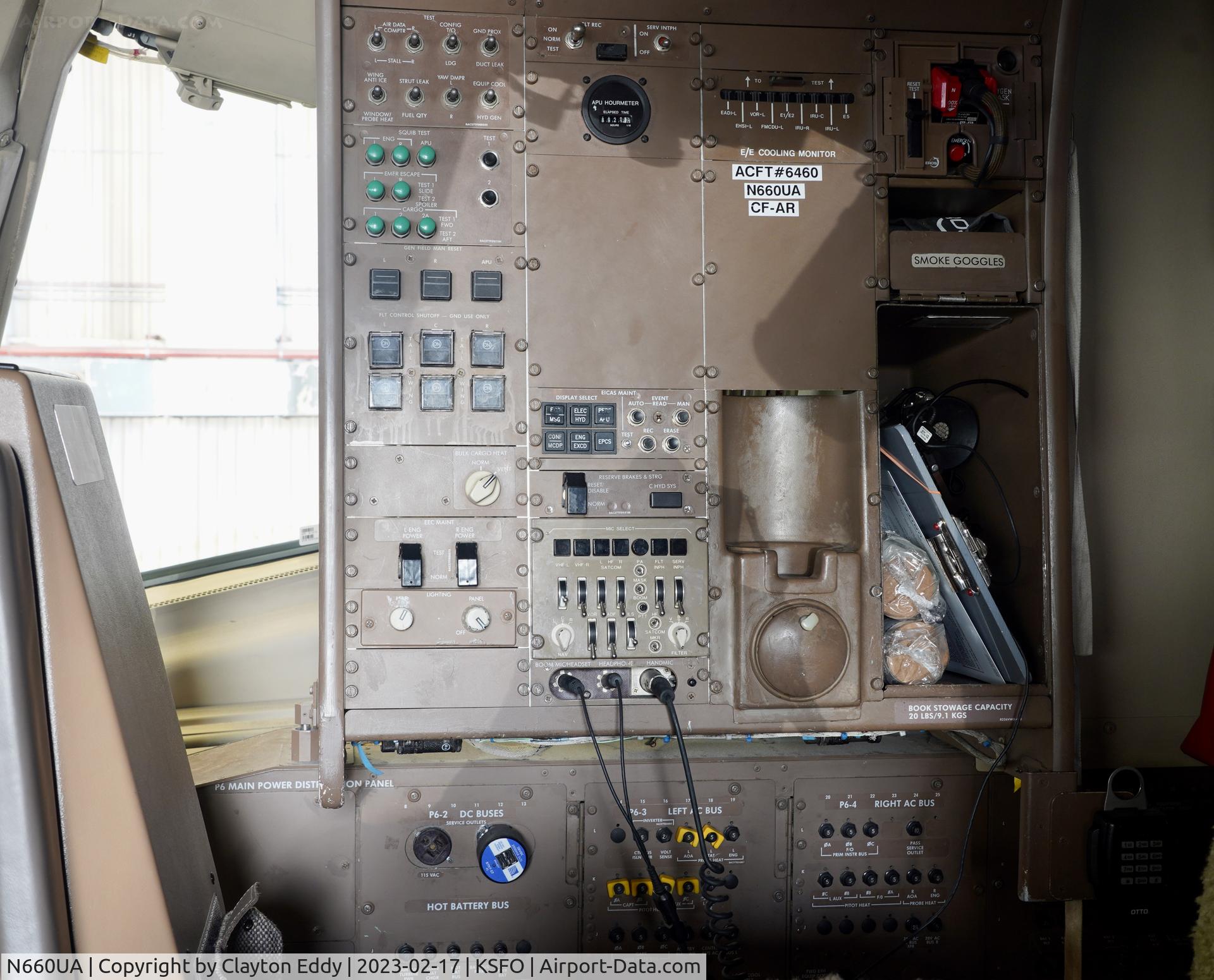 N660UA, 1993 Boeing 767-322/ER C/N 27115, Flightdeck. SFO 2023.