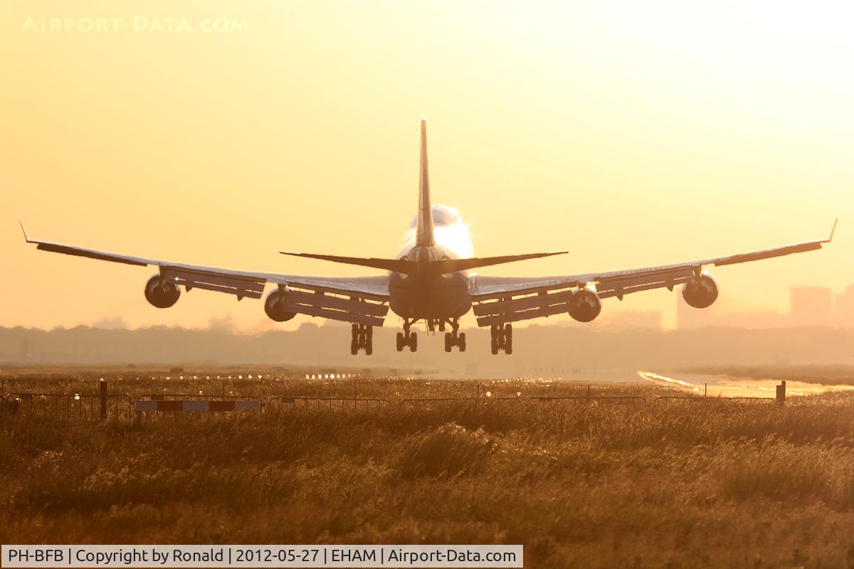 PH-BFB, 1989 Boeing 747-406 C/N 24000, at spl