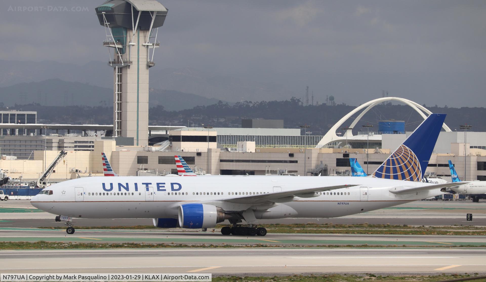 N797UA, 1998 Boeing 777-222 C/N 26924, Boeing 777-222
