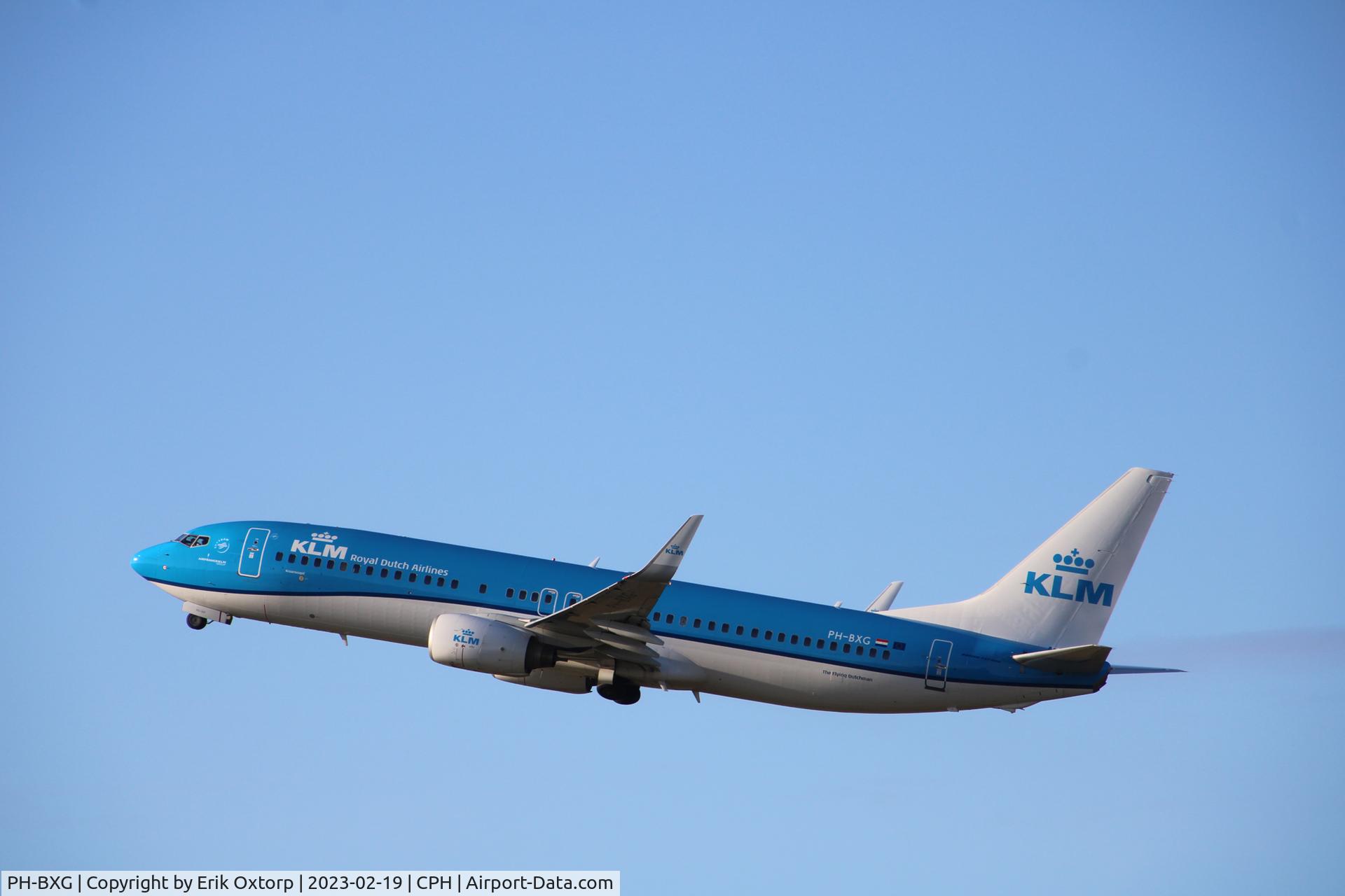 PH-BXG, 2000 Boeing 737-8K2 C/N 30357, PH-BXG taking off rw 22R