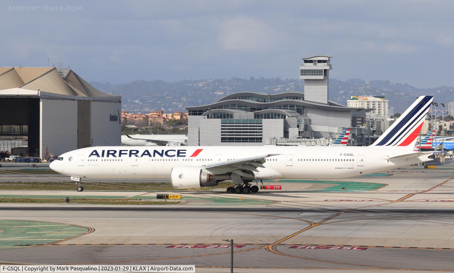 F-GSQL, 2006 Boeing 777-328/ER C/N 32853, Boeing 777-328/ER