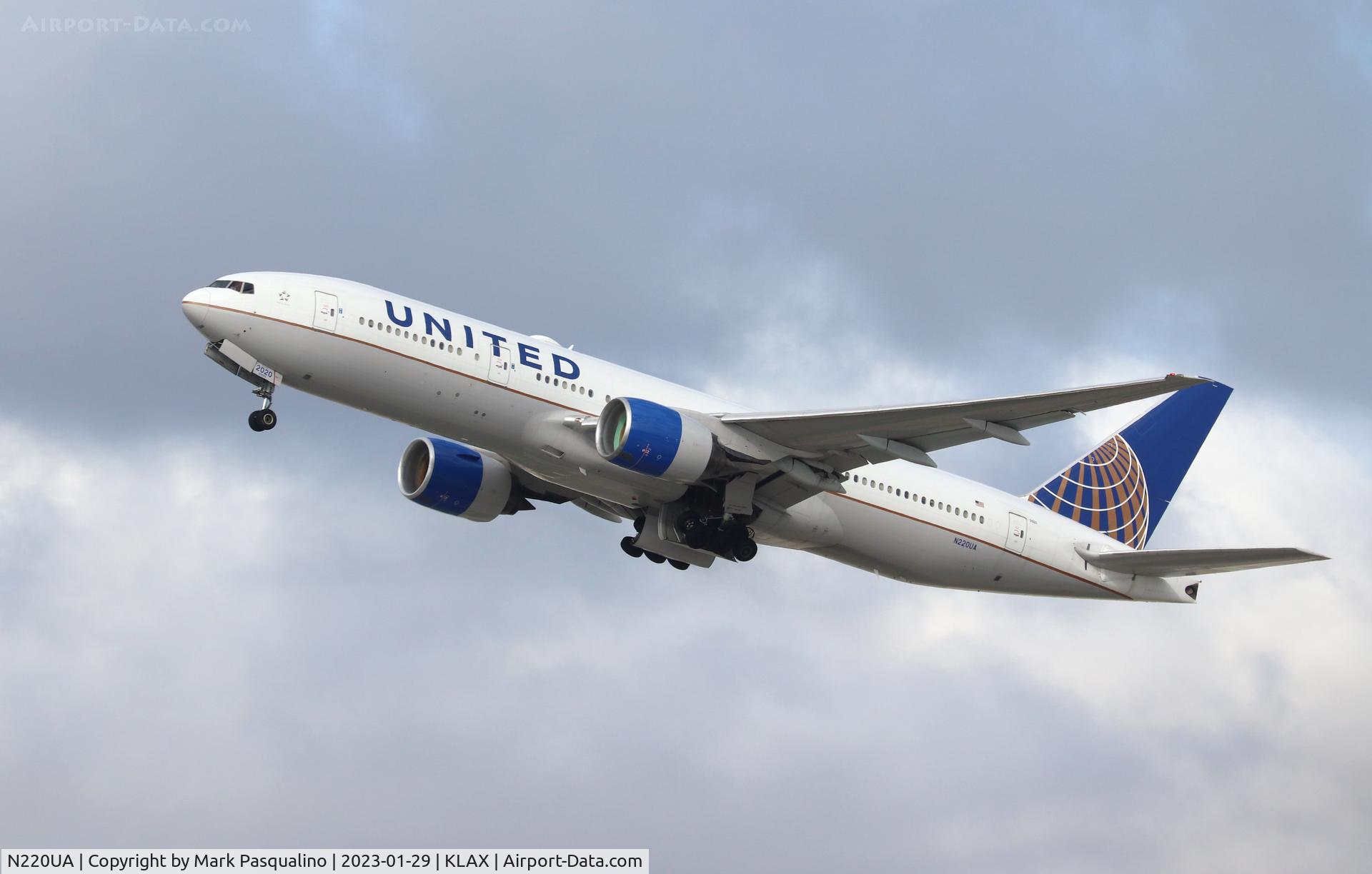 N220UA, 2001 Boeing 777-222 C/N 30223, Boeing 777-222