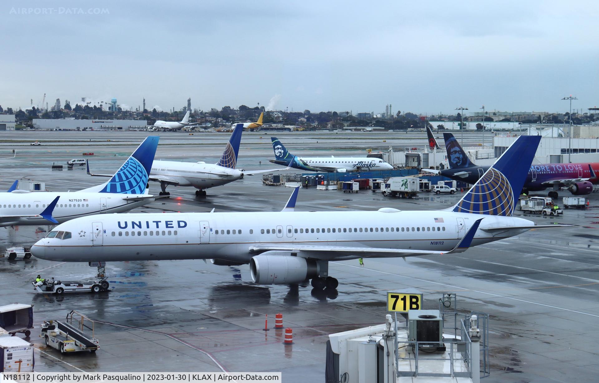 N18112, 1995 Boeing 757-224 C/N 27302, Boeing 757-224