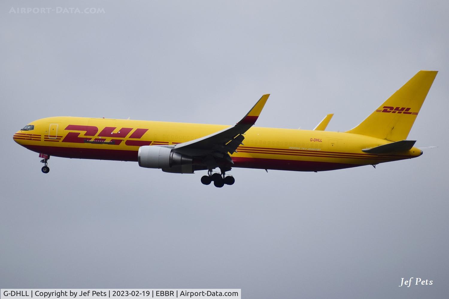 G-DHLL, 1996 Boeing 767-304/ER C/N 28040, Final approach to Brussels Airport.