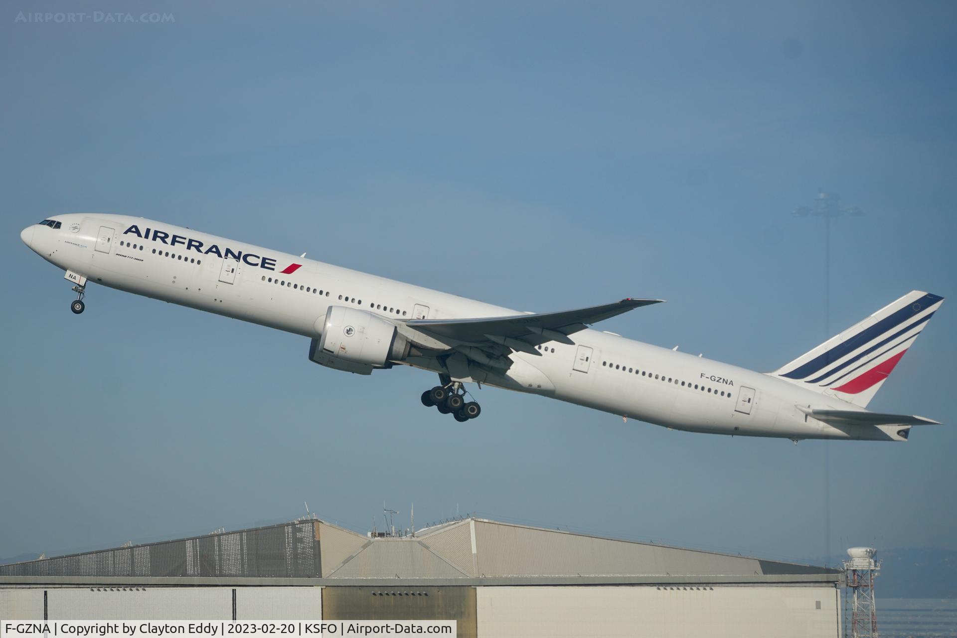 F-GZNA, 2007 Boeing 777-328/ER C/N 35297, SFO 2023.
