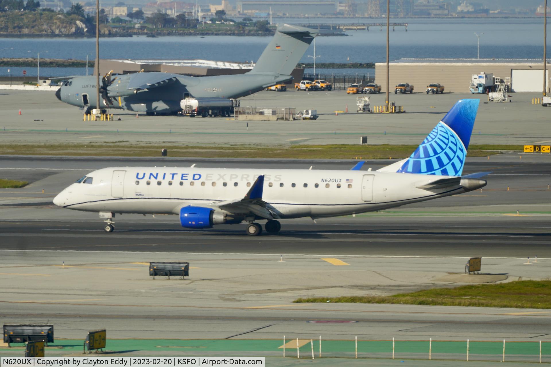 N620UX, 2019 Embraer 175LR (ERJ-170-200LR) C/N 17000824, SFO 2023.