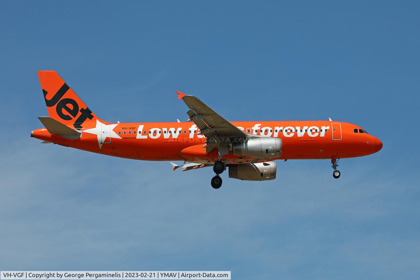 VH-VGF, 2010 Airbus A320-214 C/N 4497, Short final, runway 18.
