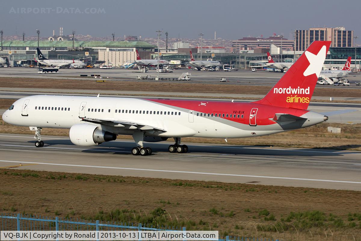 VQ-BJK, 1999 Boeing 737-8K5 C/N 27984, at ist