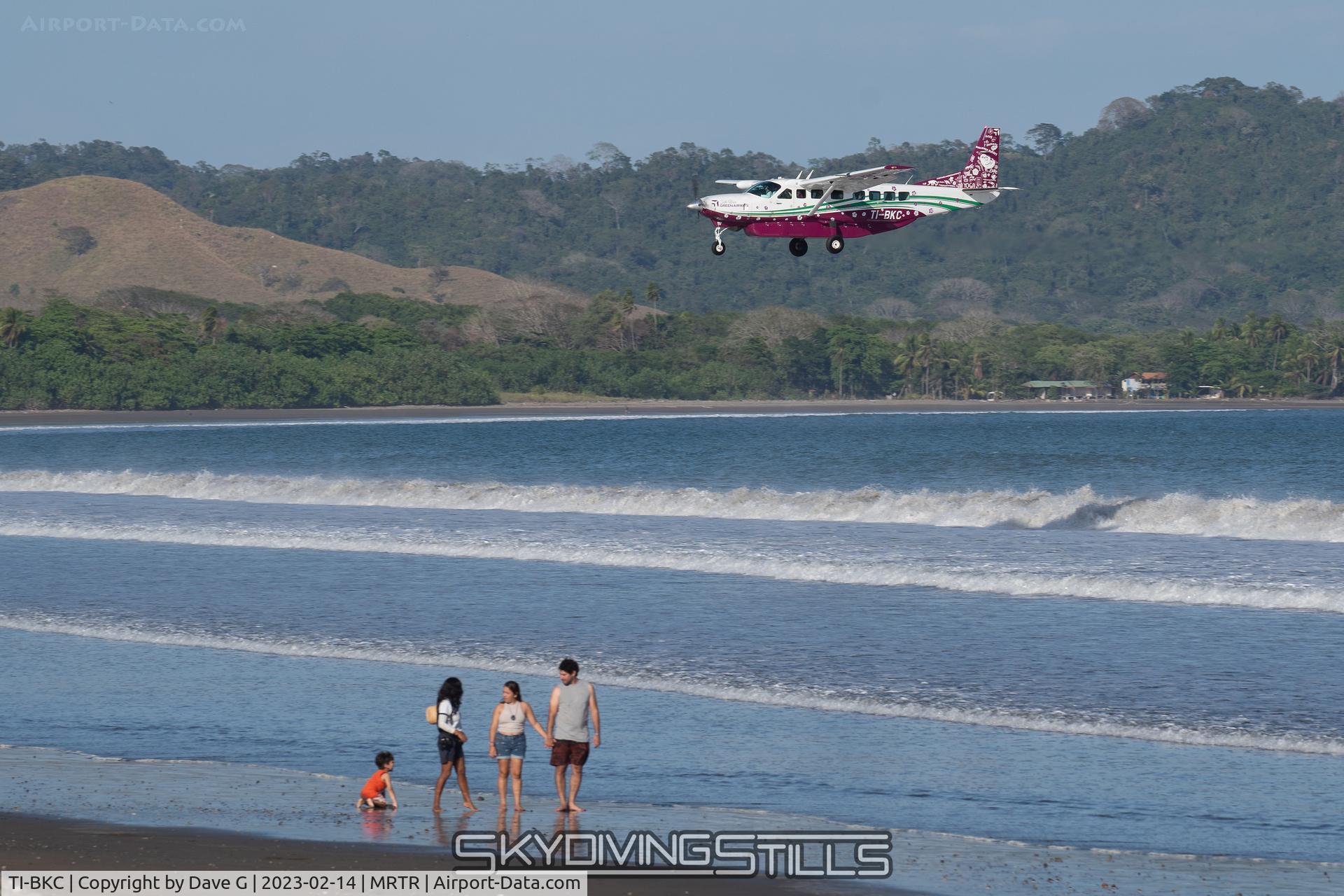 TI-BKC, 2021 Cessna 208B Grand Caravan EX C/N 208B-5603, On final to Tambor, Costa Rica