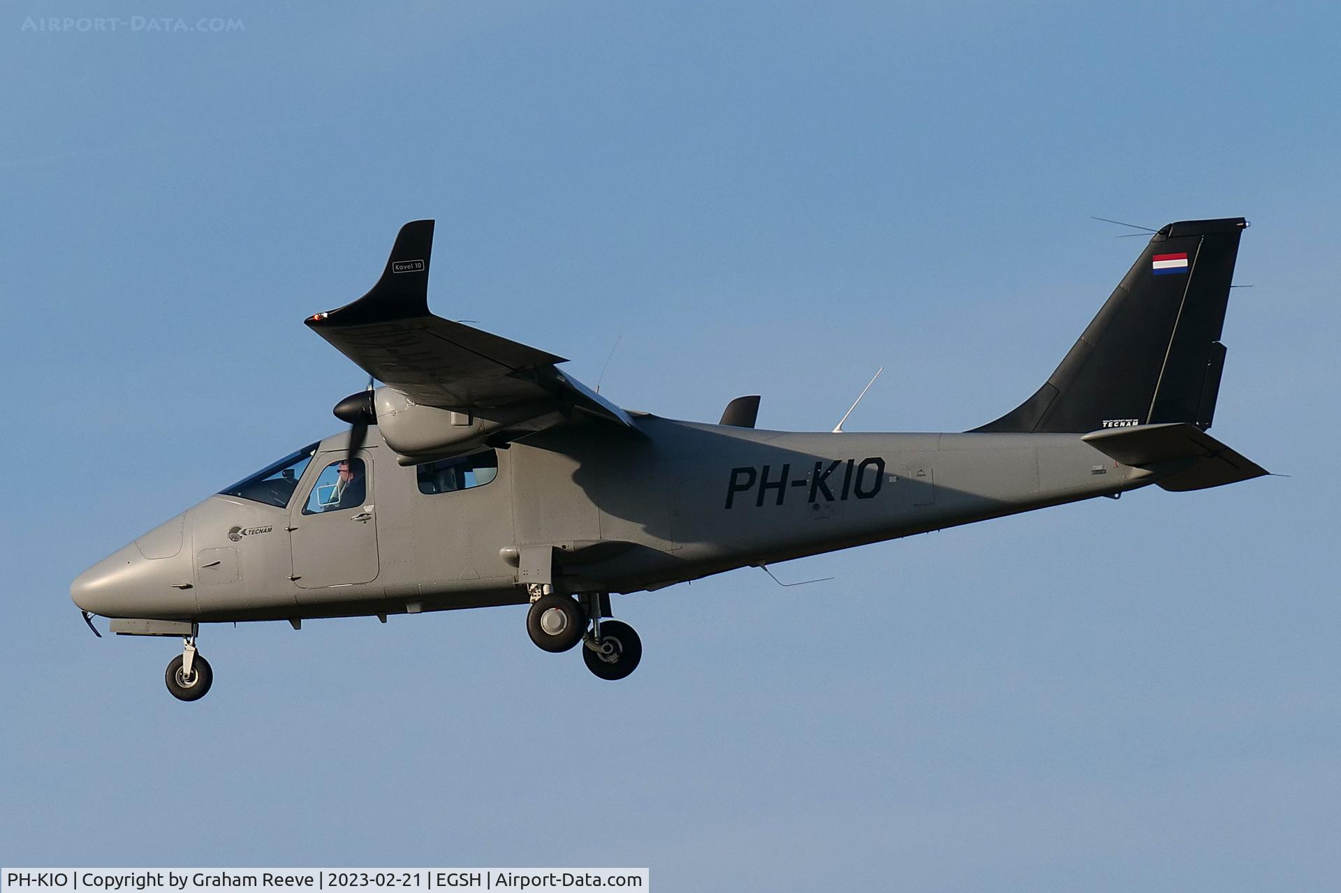 PH-KIO, Tecnam P2006T C/N 279, Landing at Norwich.