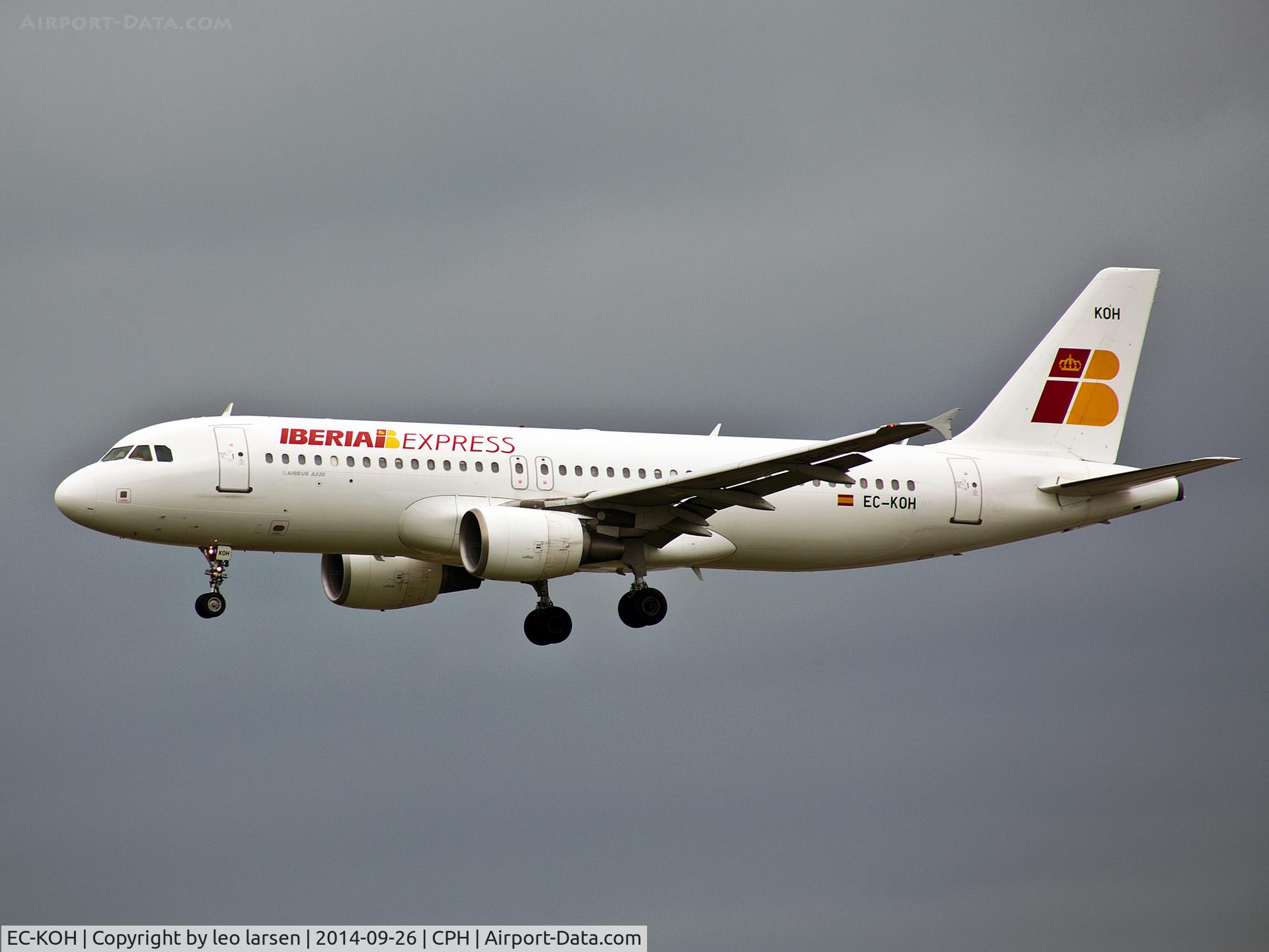 EC-KOH, 2004 Airbus A320-214 C/N 2248, Copenhagen 26.9.2014