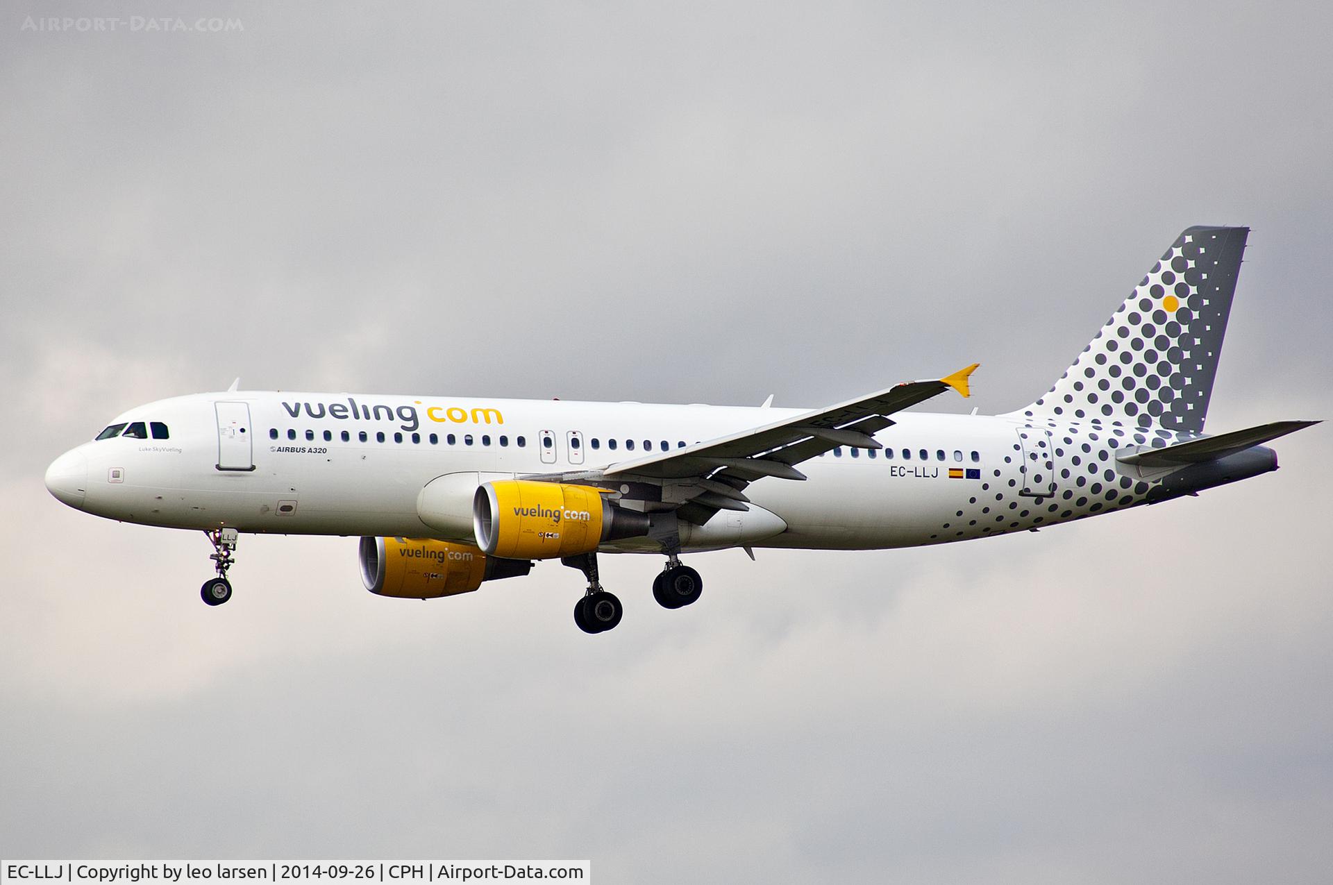 EC-LLJ, 2011 Airbus A320-214 C/N 4661, Copenhagen 26.9.2014