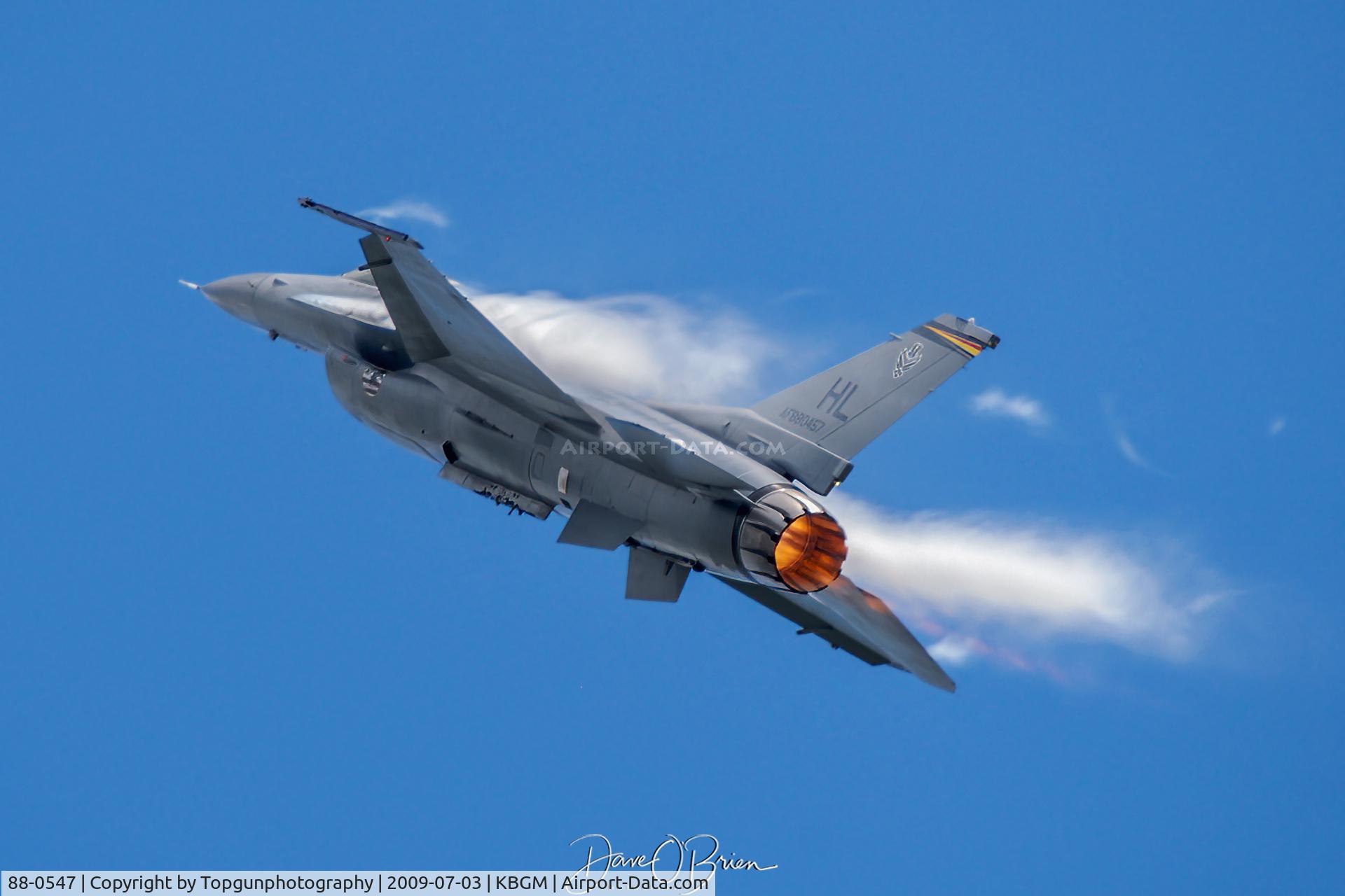 88-0547, 1989 General Dynamics F-16C Fighting Falcon C/N 1C-149, Viper Demo in a max climb