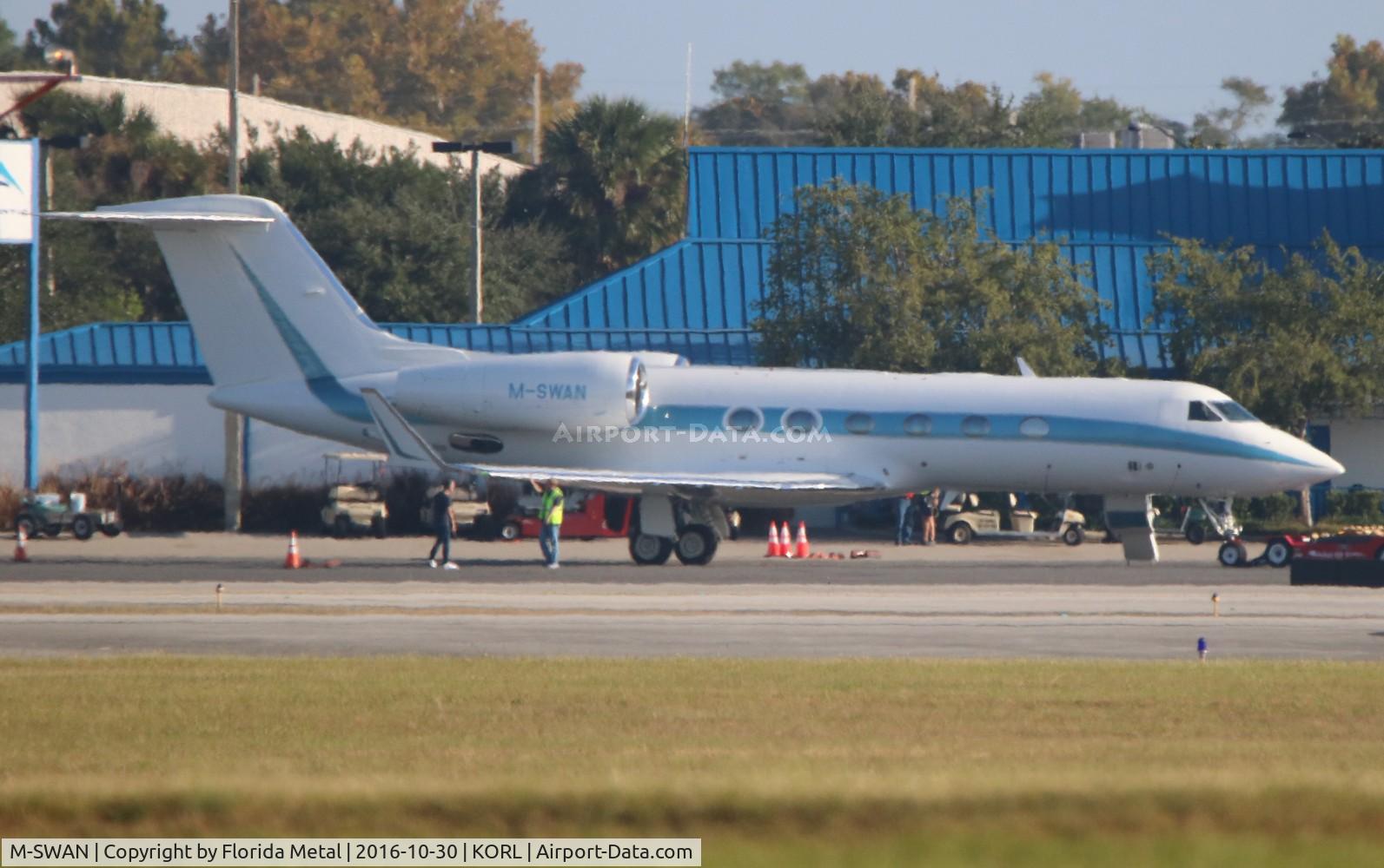 M-SWAN, 2009 Gulfstream Aerospace GIV-X (G450) C/N 4181, G450 zx