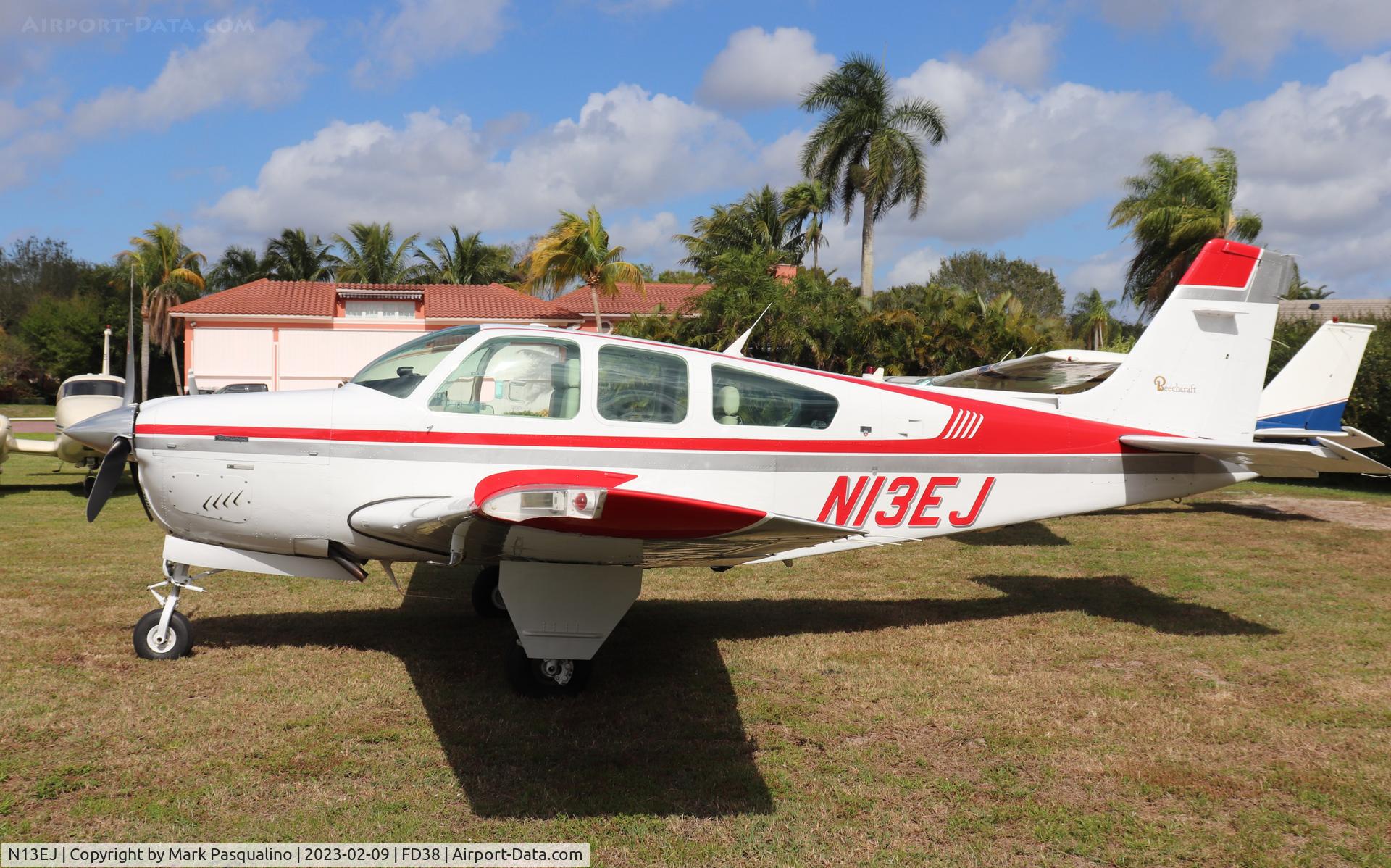 N13EJ, 1987 Beech F33A Bonanza C/N CE-1130, Beech F33A