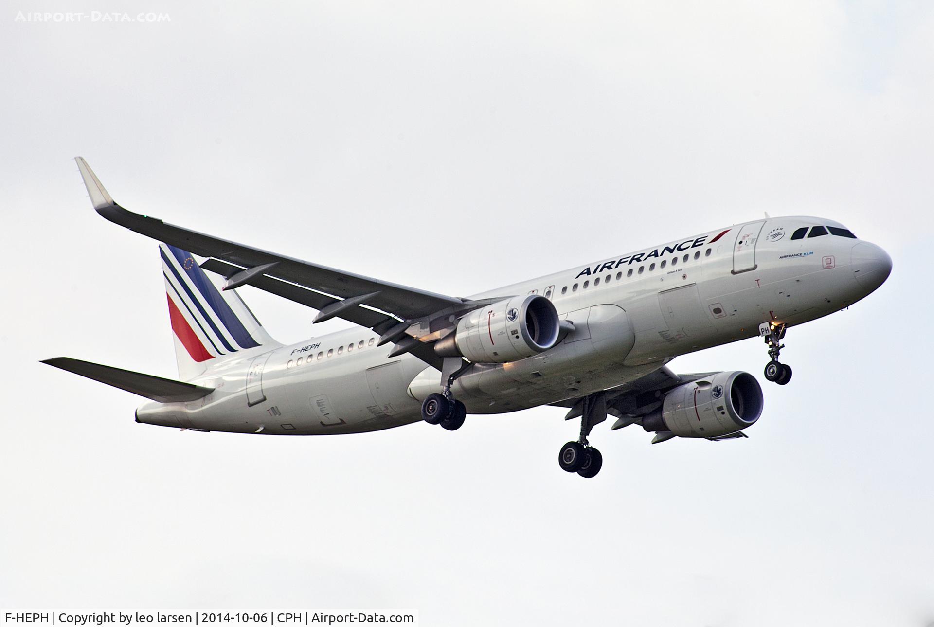 F-HEPH, 2013 Airbus A320-214 C/N 5869, Copenhagen 6.10.2014