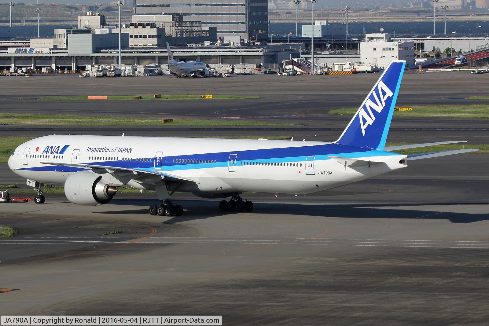 JA790A, 2015 Boeing 777-381/ER C/N 60136, at hnd