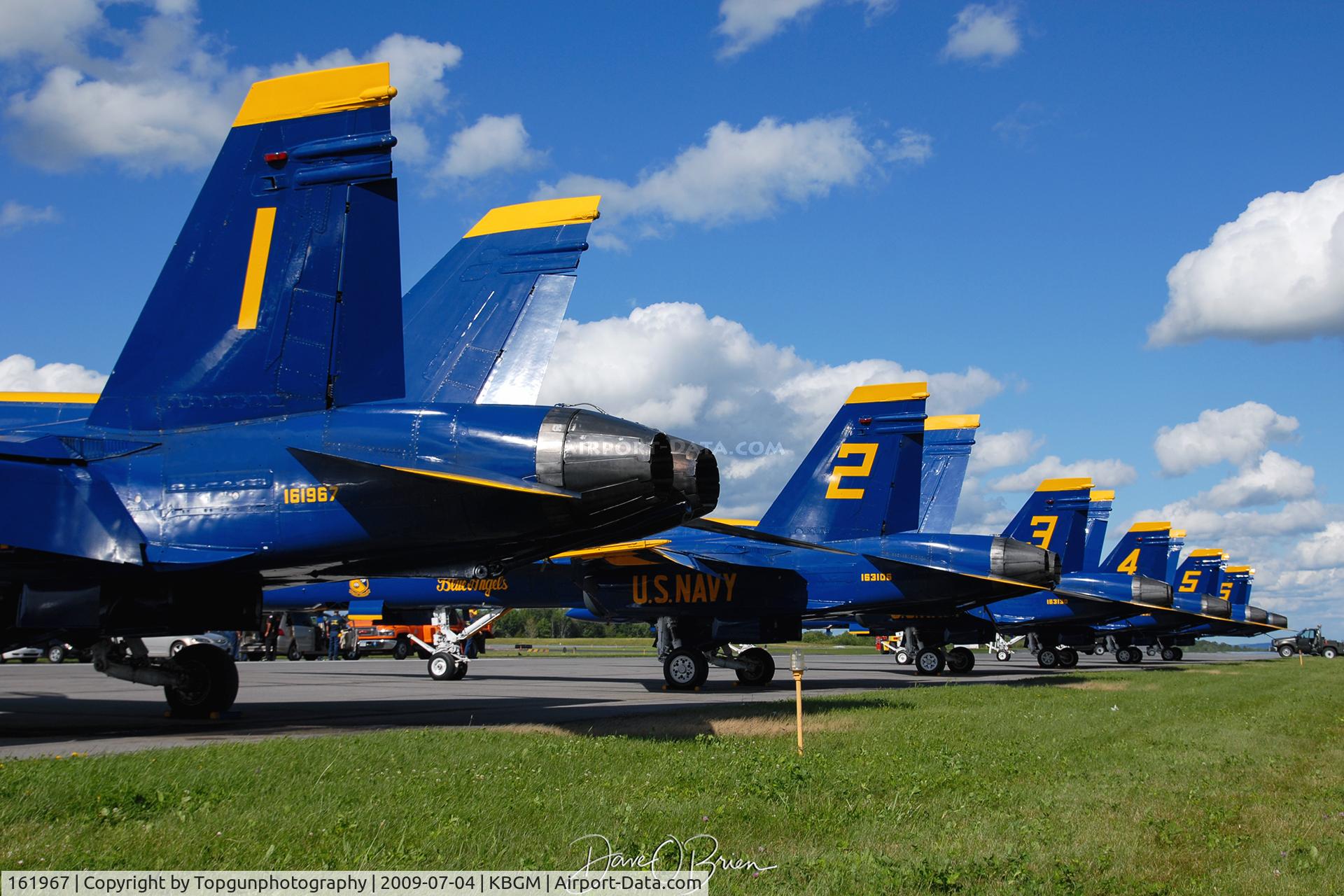 161967, McDonnell Douglas F/A-18A Hornet C/N 0183/A144, Crew Chiefs arrive to start cleaning the jets