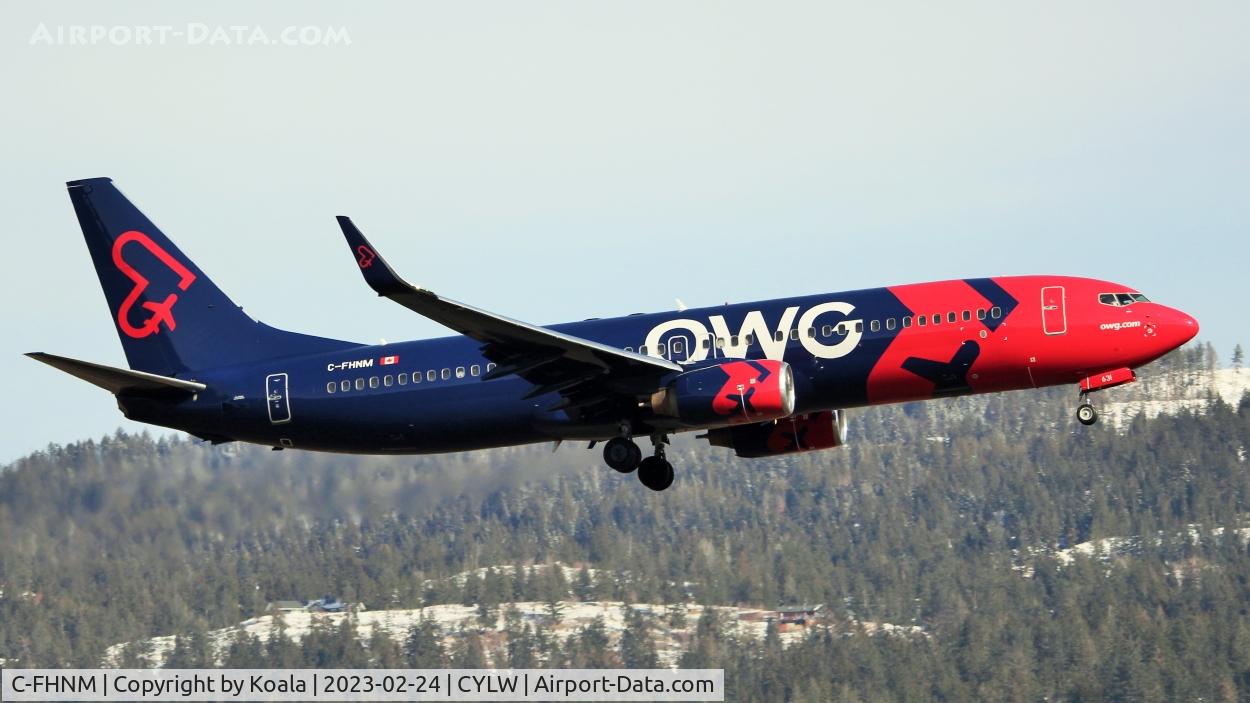 C-FHNM, 2001 Boeing 737-8Q8 C/N 30631, Arrival from Toronto on a Swoop-Flight.