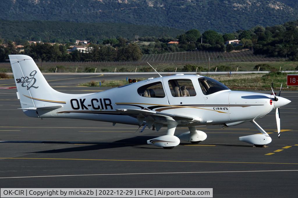 OK-CIR, 2004 Cirrus SR22 G2 C/N 1230, Parked