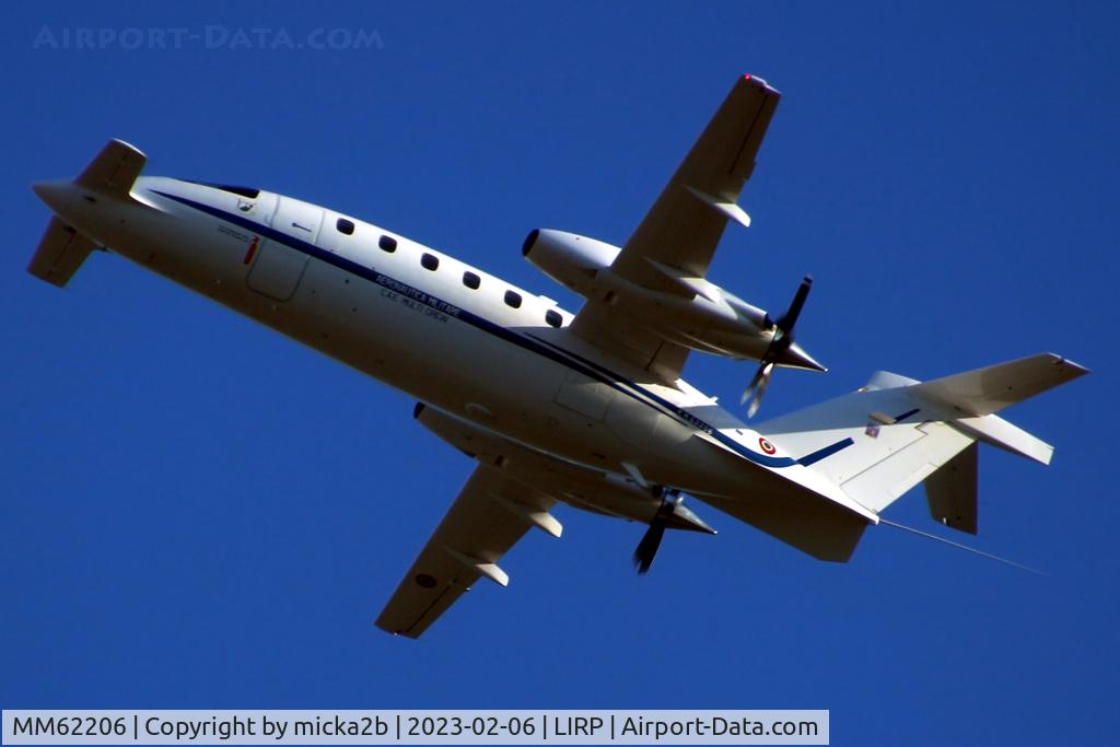 MM62206, Piaggio P-180AM Avanti C/N 1087, Take off