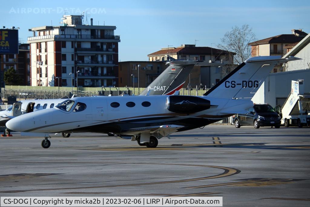 CS-DOG, 2014 Cessna 510 Citation Mustang Citation Mustang C/N 510-0448, Taxiing