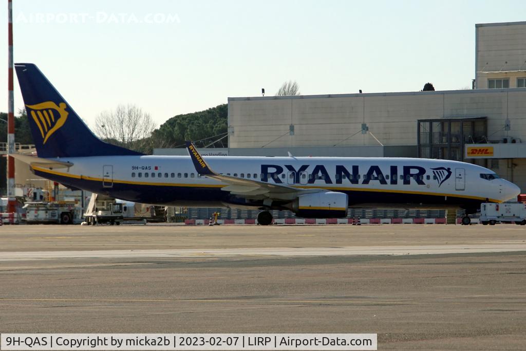 9H-QAS, 2015 Boeing 737-8AS C/N 44693, Parked