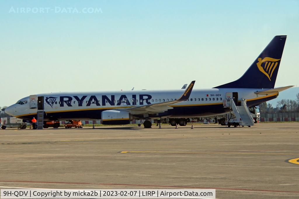 9H-QDV, 2017 Boeing 737-8AS C/N 44771, Parked