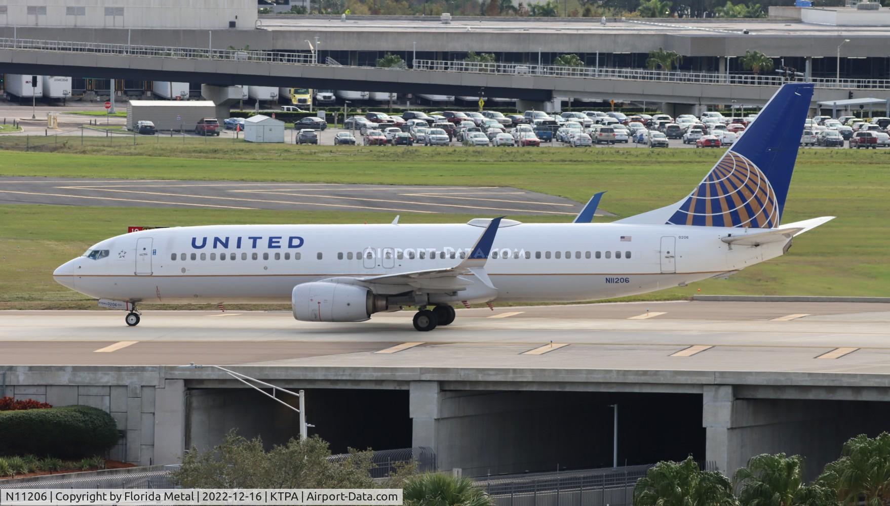 N11206, 2000 Boeing 737-824 C/N 30578, TPA 2022